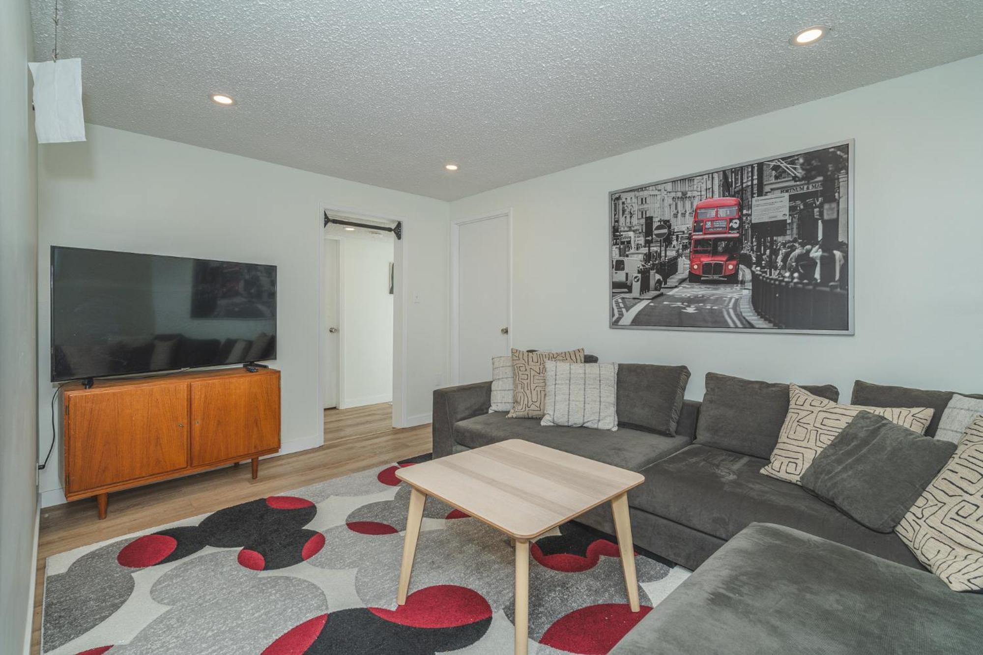 Central Edmonton Family Friendly Home Esterno foto
