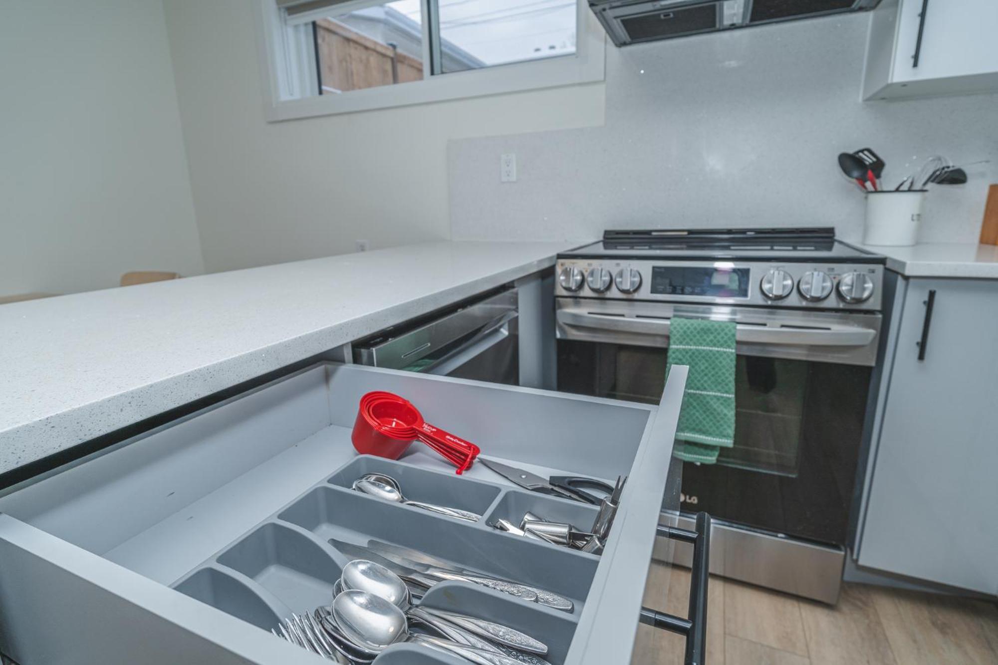 Central Edmonton Family Friendly Home Esterno foto